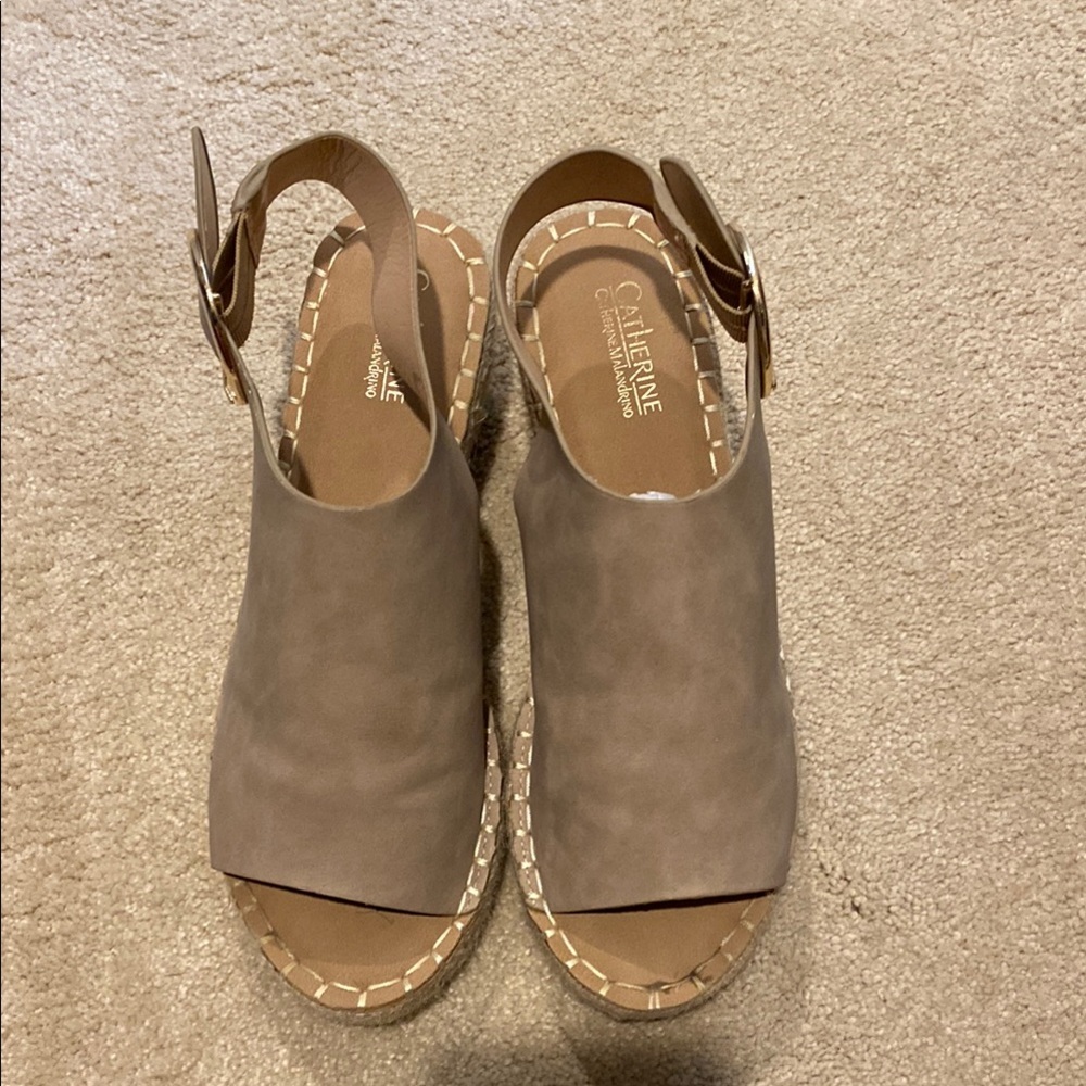 Catherine Malandrino Women's Tan Sandals